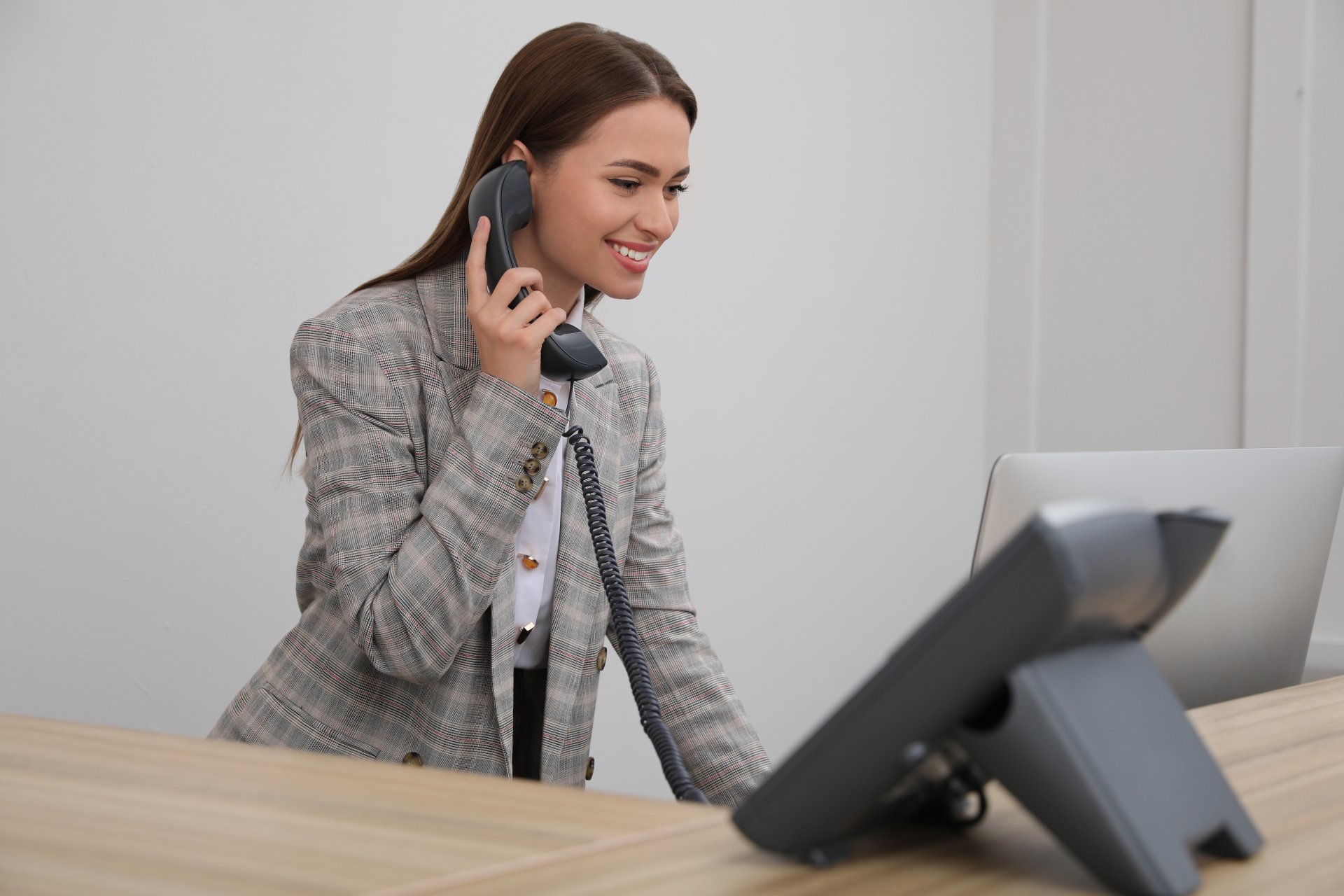 Voicemail and telephone greeting message in Flemish