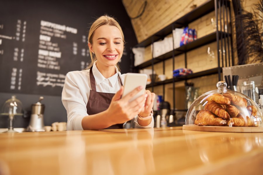 Restaurant  telephone greeting messages